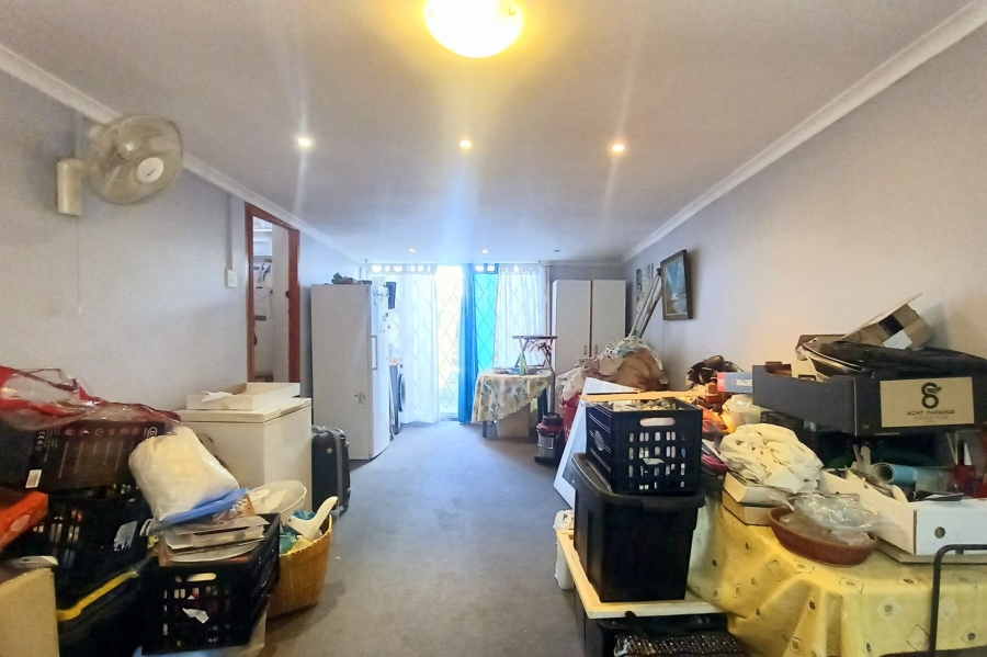 6 Bedroom Property for Sale in Maitland Western Cape